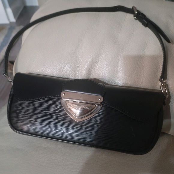 LOUIS VUITTON - Black Epi Leather Sac Montaigne Bag